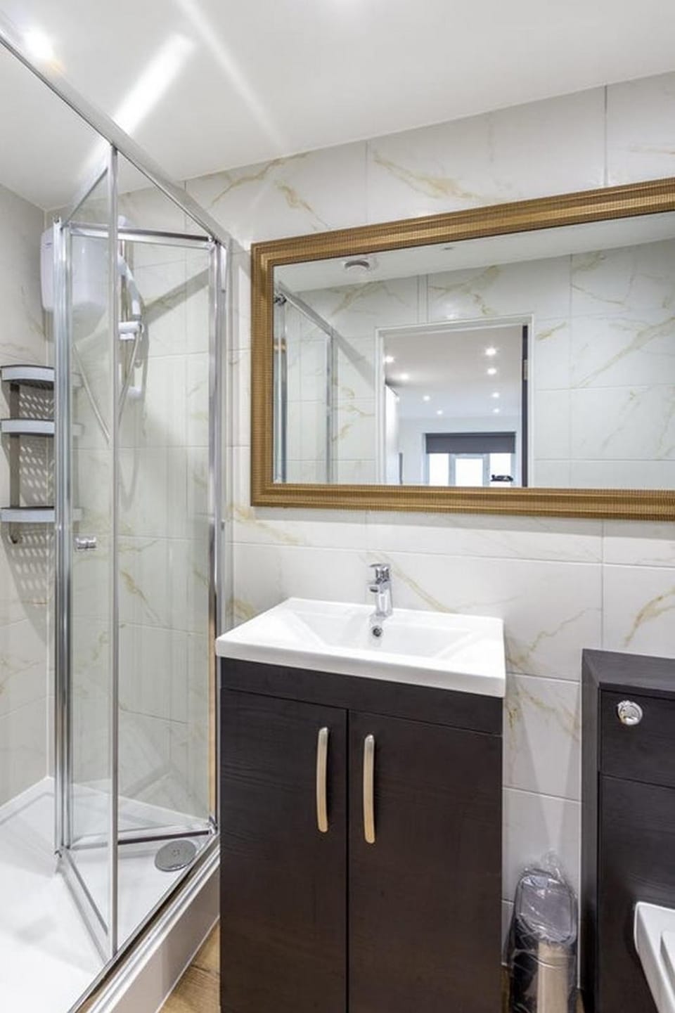 Shower, Bathroom, towels