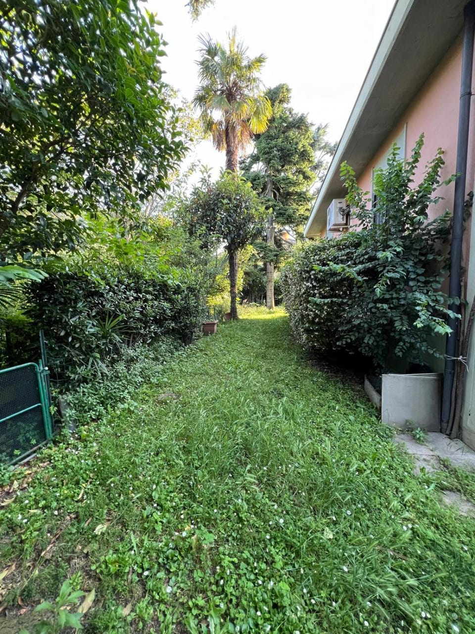 Stanza in Villa di pregio con giardino a 10 minuti da Milano - Parcheggio Gratuito Vacation rental in Milan