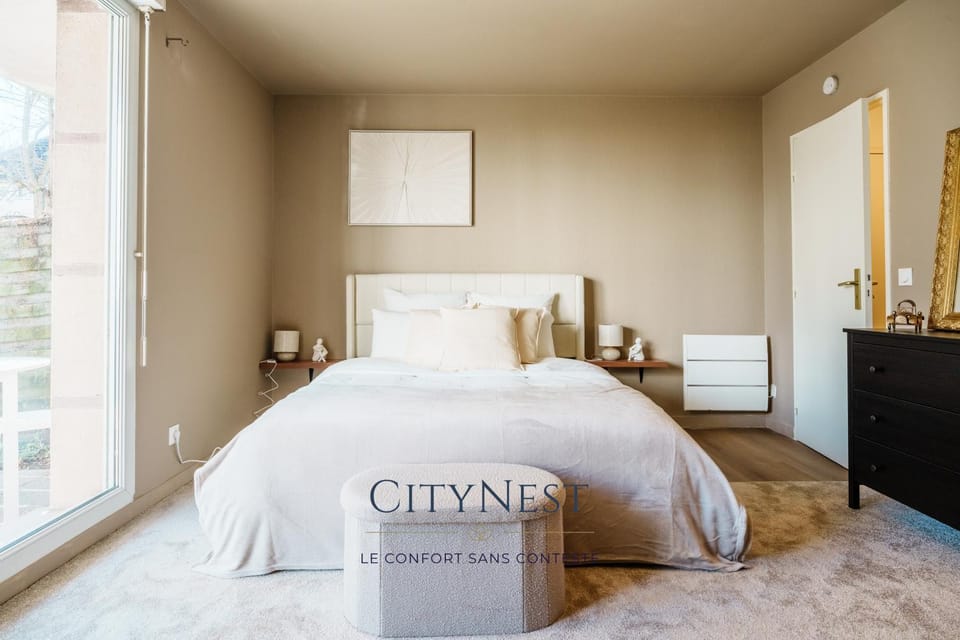 Bed, Bedroom