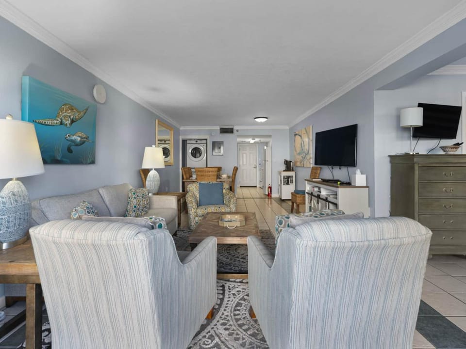 TV and multimedia, Living room, Seating area, Dining area, Evening entertainment