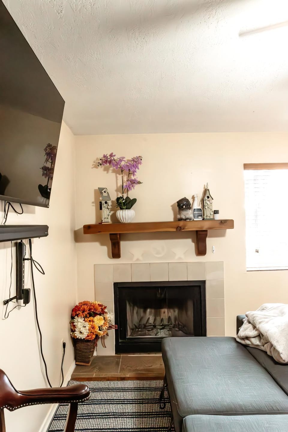 TV and multimedia, Living room, fireplace