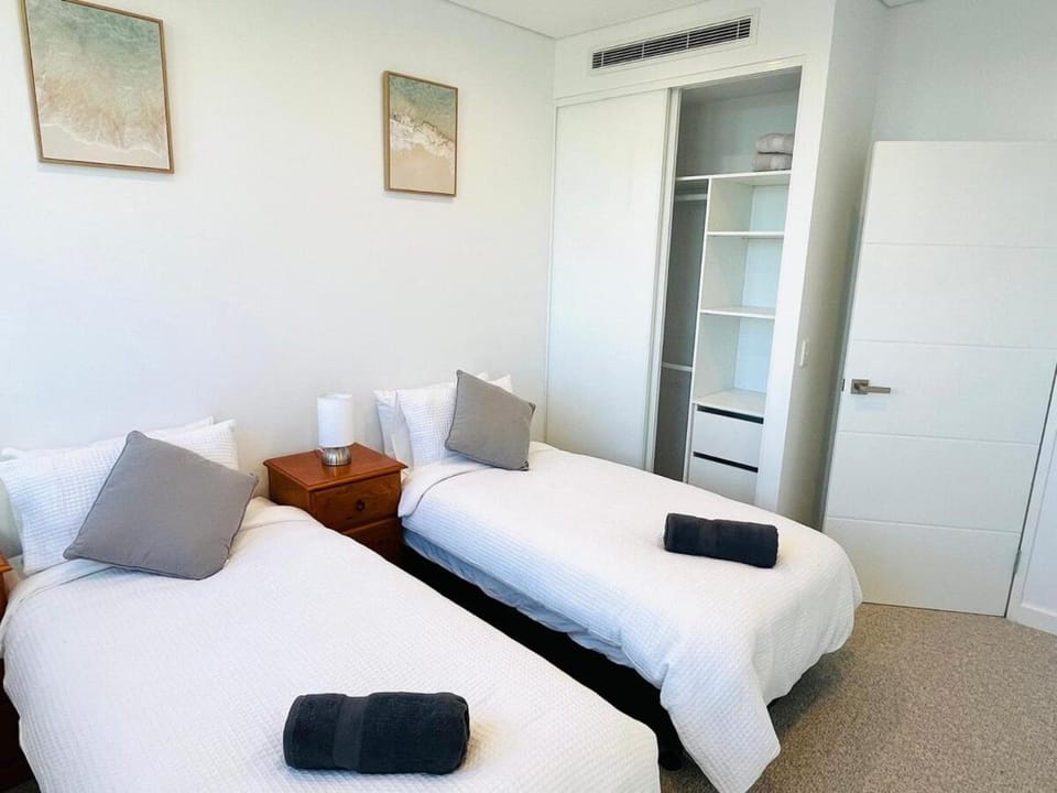 Bed, Bedroom, Sea view, internet, towels, wardrobe