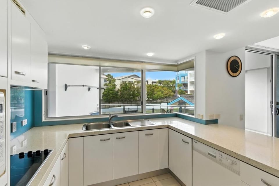 Elegant Coolum Seaside Retreat Apartment in Coolum Beach
