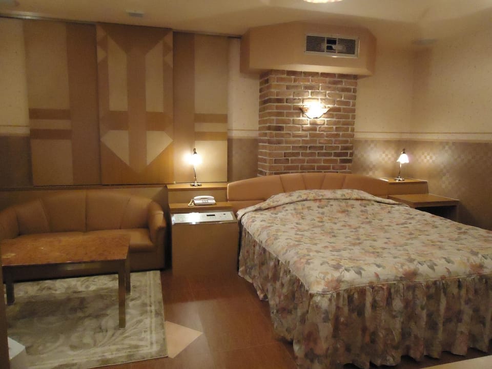 Bed, Living room