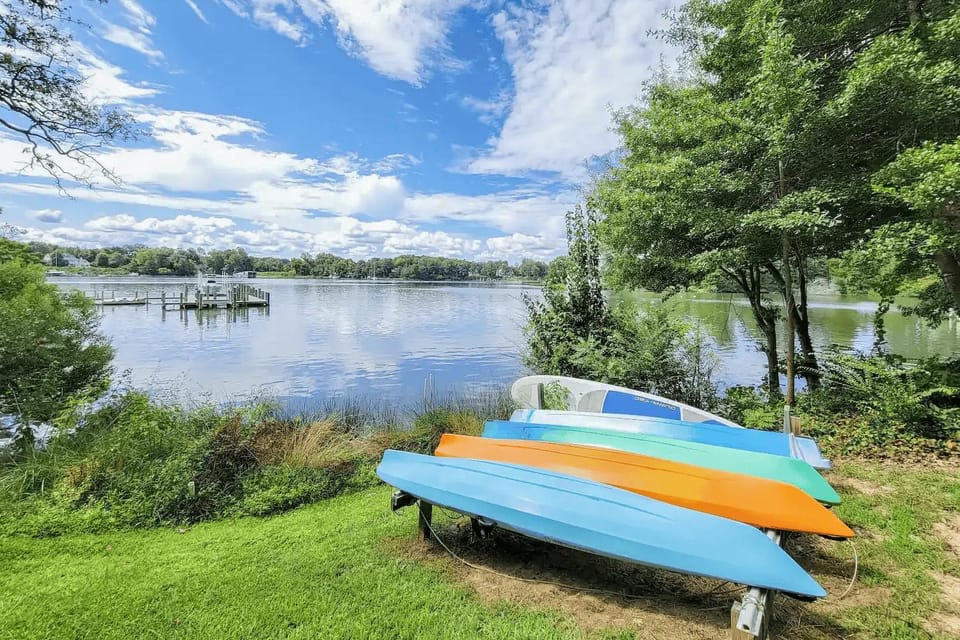 Deep Water Dock & Private Beach! Irvington Home House in Irvington