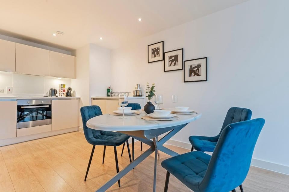 1BR Flat Sleeps 6 - 15 Mins to Central London Apartment in London Borough of Southwark