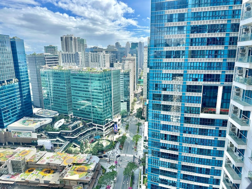 Rare Cut 177sqm 4BR in Uptown Parksuites 2 BGC Apartment in Makati