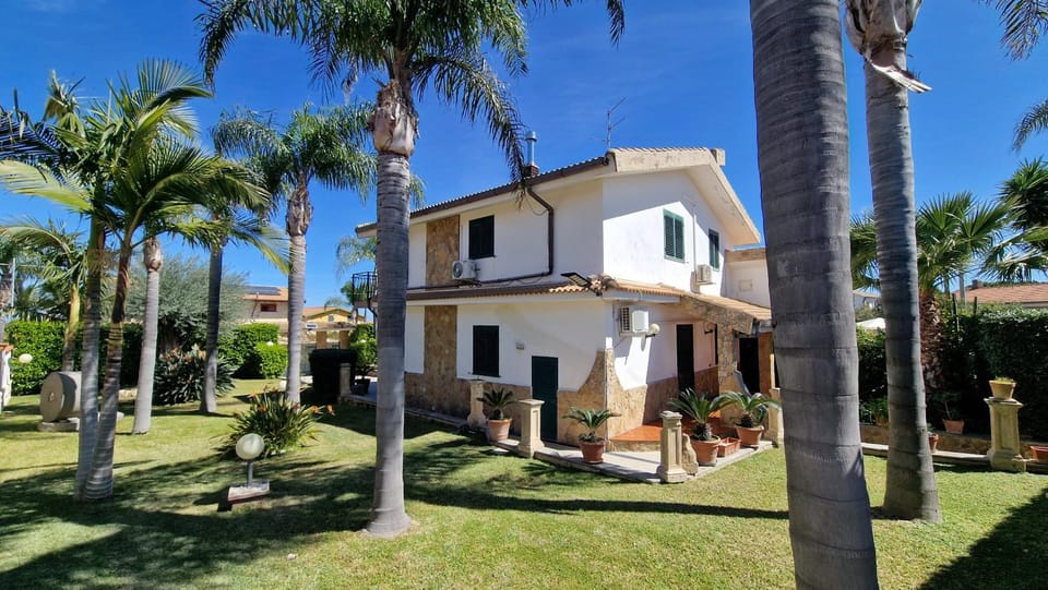 Property building, Garden, Garden view