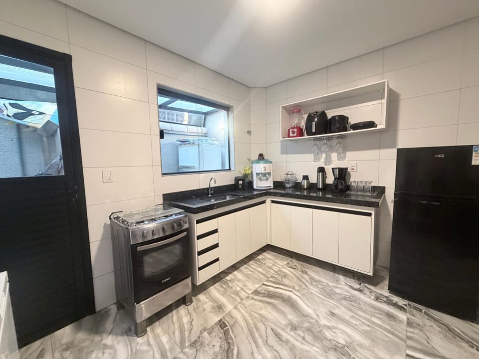 minibar, oven, stove, kitchen