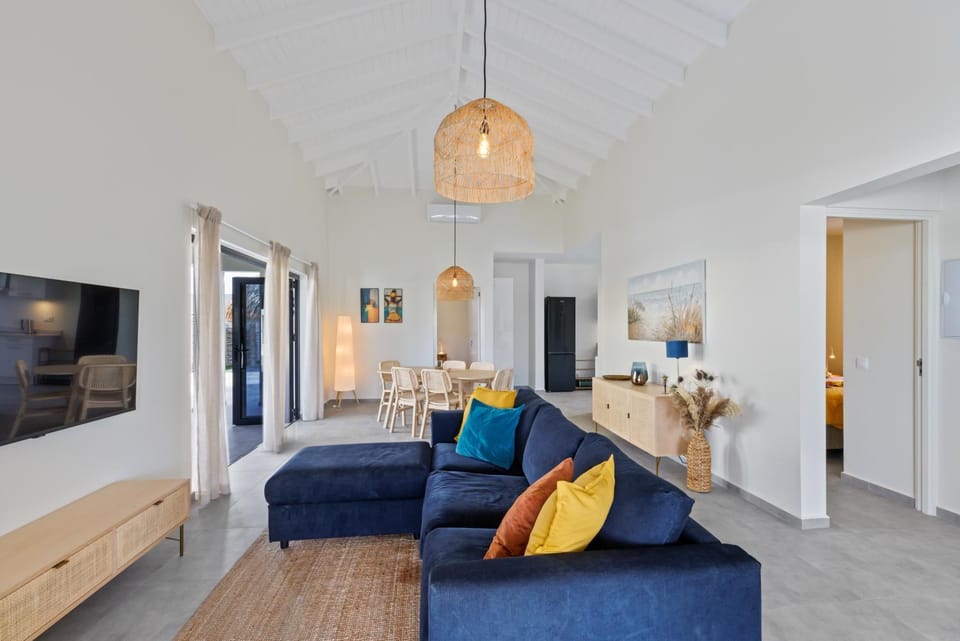 Communal lounge/ TV room, TV and multimedia, Seating area, Evening entertainment