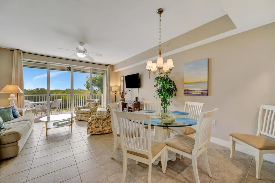 Day, TV and multimedia, Balcony/Terrace, Living room, Dining area, furniture