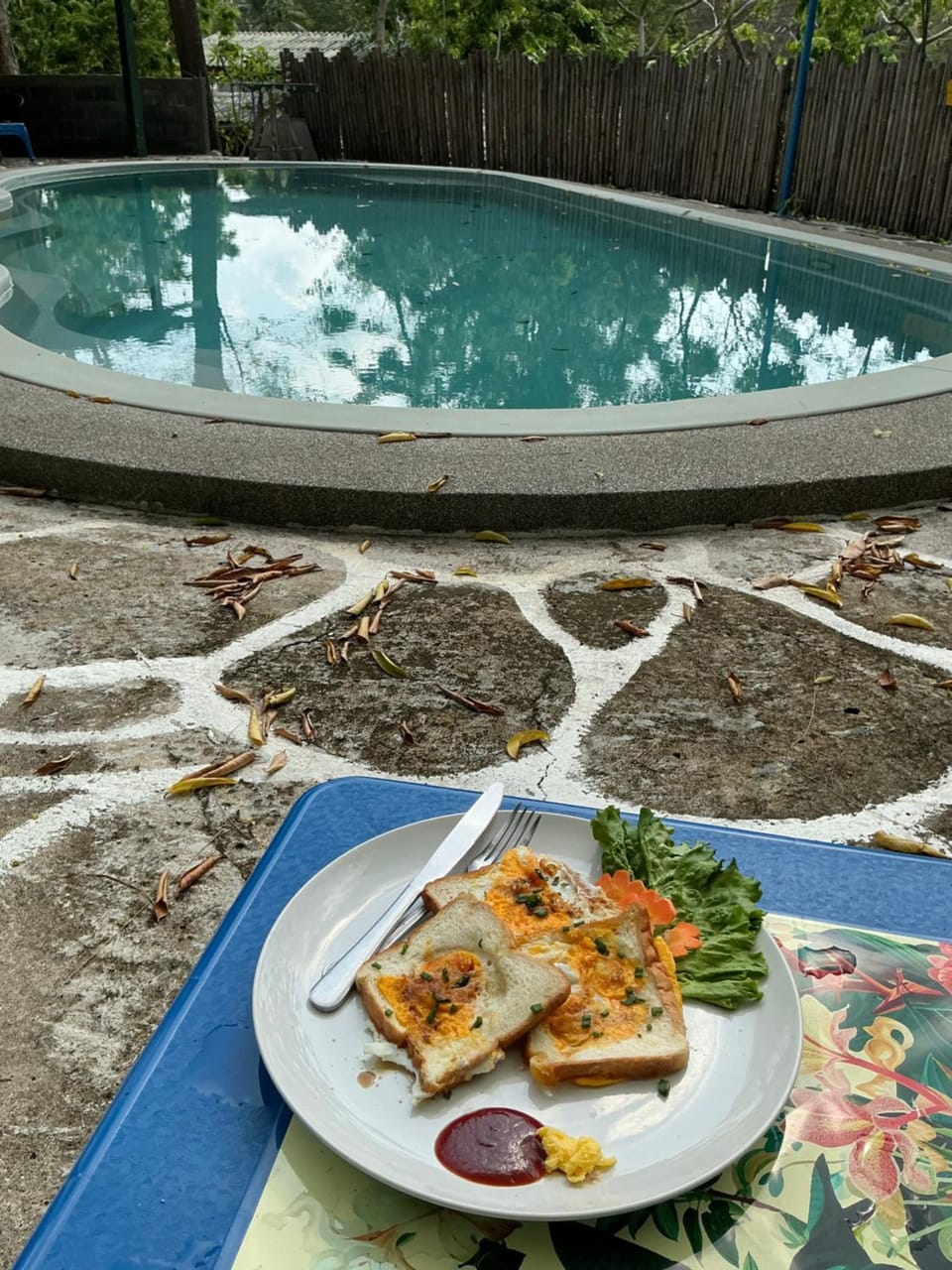 Swimming pool