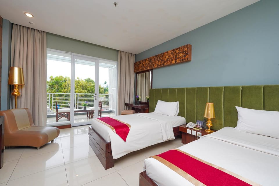 Seating area, Bedroom