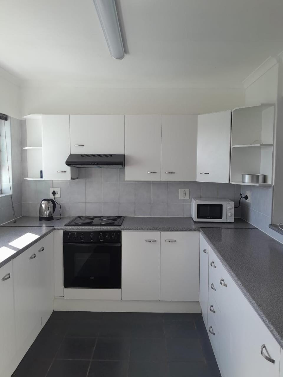 Supakim white house Bluewaterbay Bed and Breakfast in Port Elizabeth