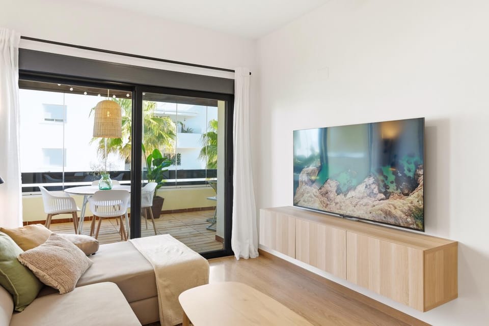 Communal lounge/ TV room, TV and multimedia, Living room, Seating area