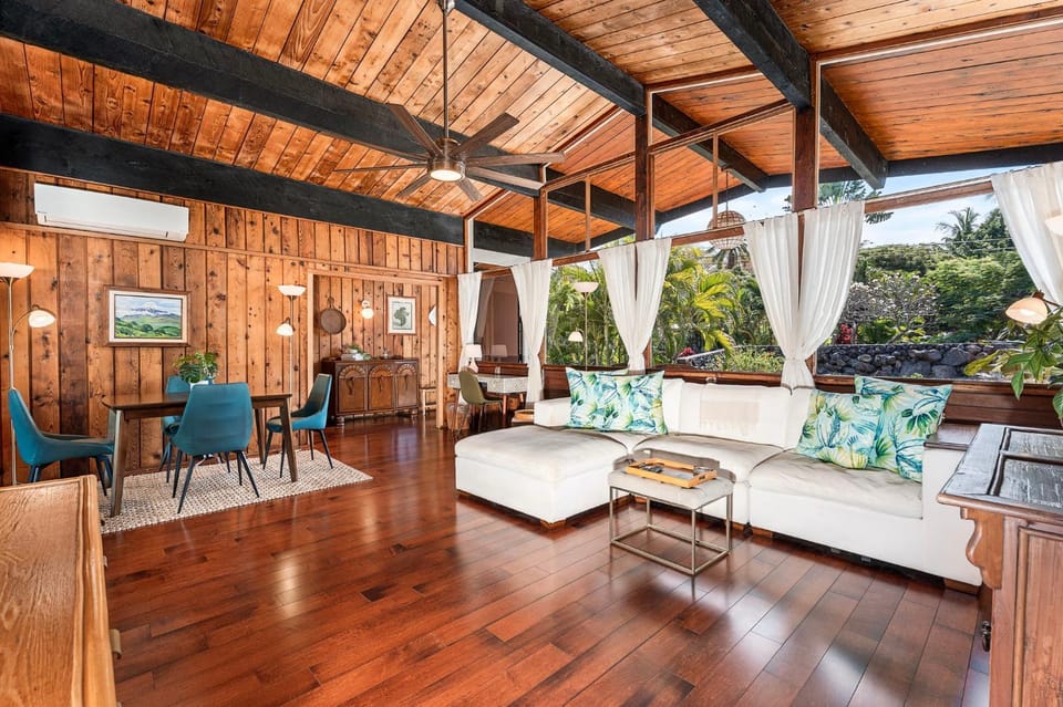 Day, Garden, Living room, Seating area, Dining area, furniture, air conditioner