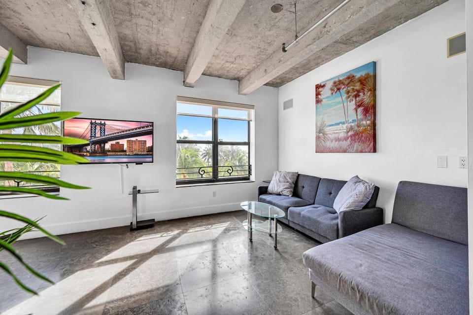 TV and multimedia, View (from property/room), Living room, Seating area, Sea view