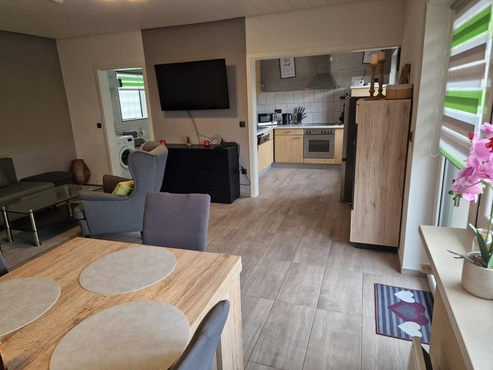 TV and multimedia, Photo of the whole room, kitchen