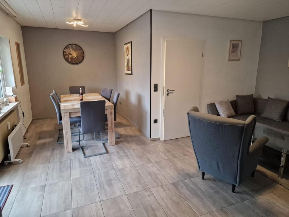 Living room, Photo of the whole room, Dining area