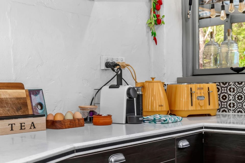 Coffee/tea facilities, toaster