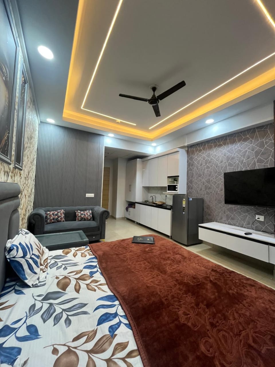 The Velvet stay 77 Vacation rental in Noida