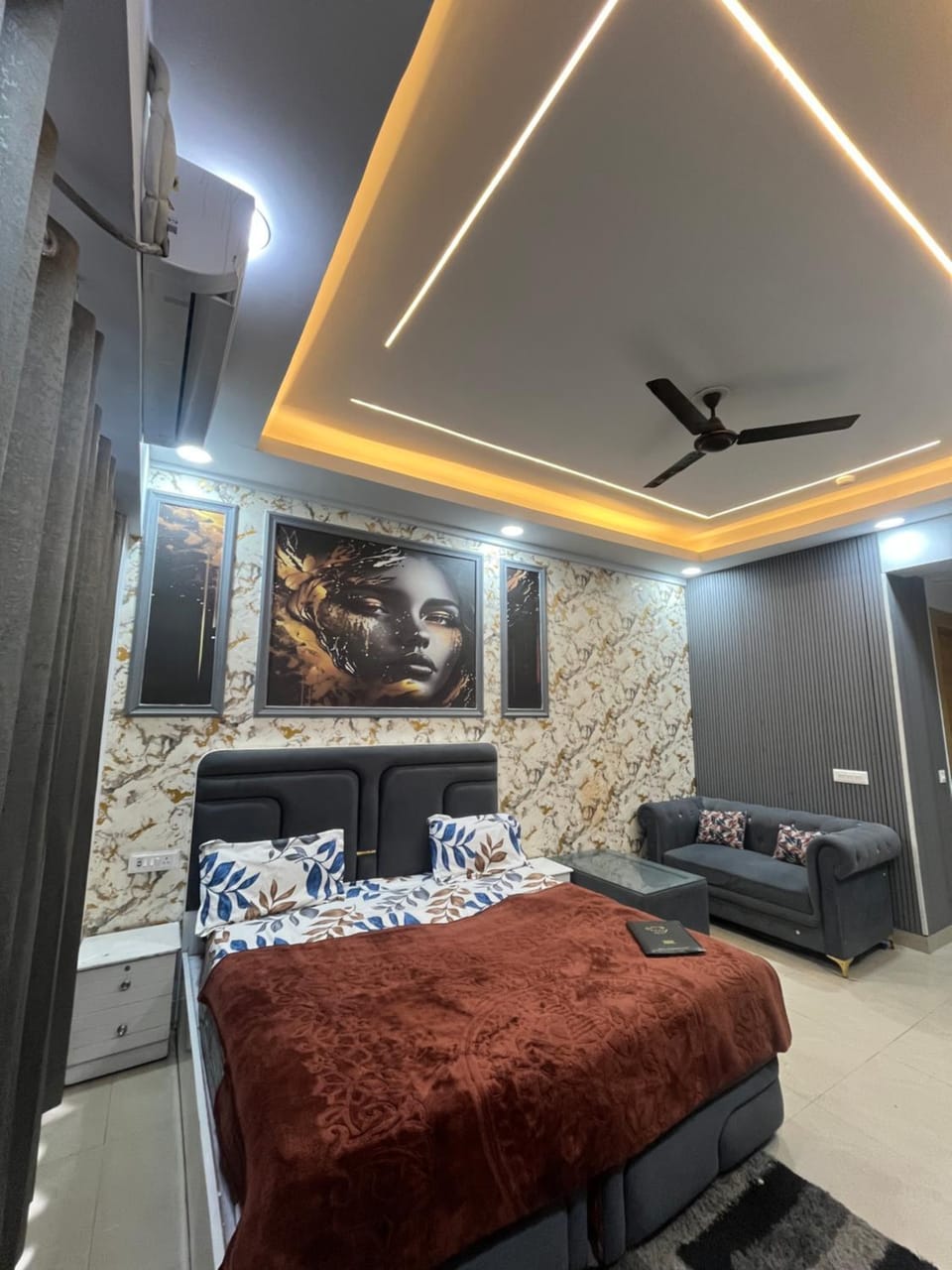 The Velvet stay 77 Vacation rental in Noida