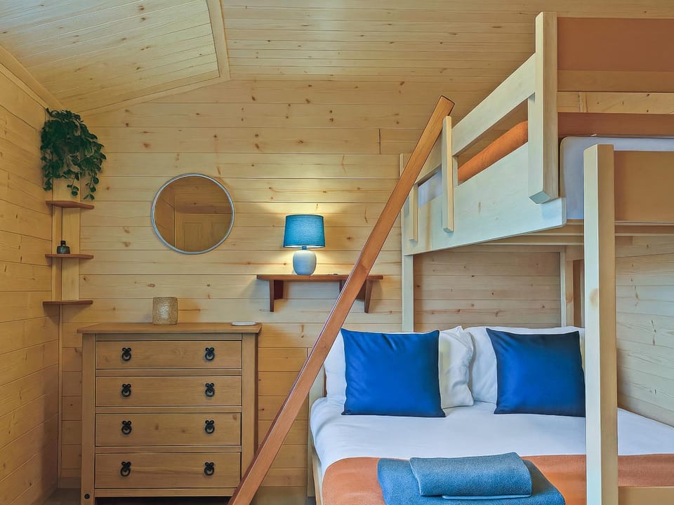 bunk bed