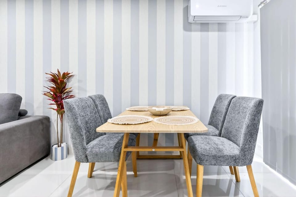 The Wharfside Oasis by the Waves House in Surfers Paradise