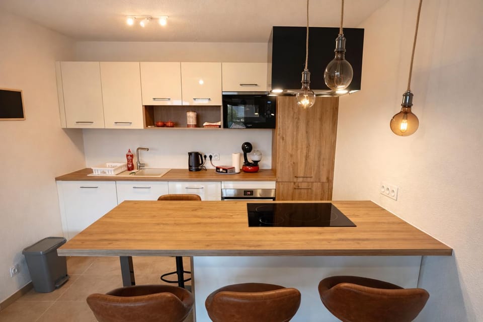 Cozy apartment with terrace Apartment in Vence
