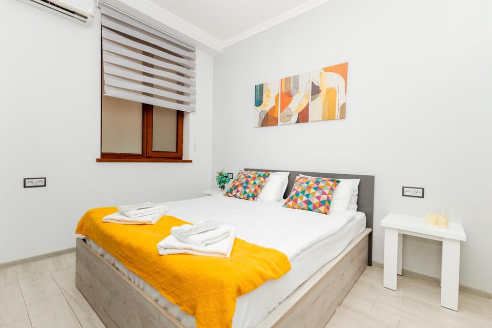 Bed, Bedroom, air conditioner