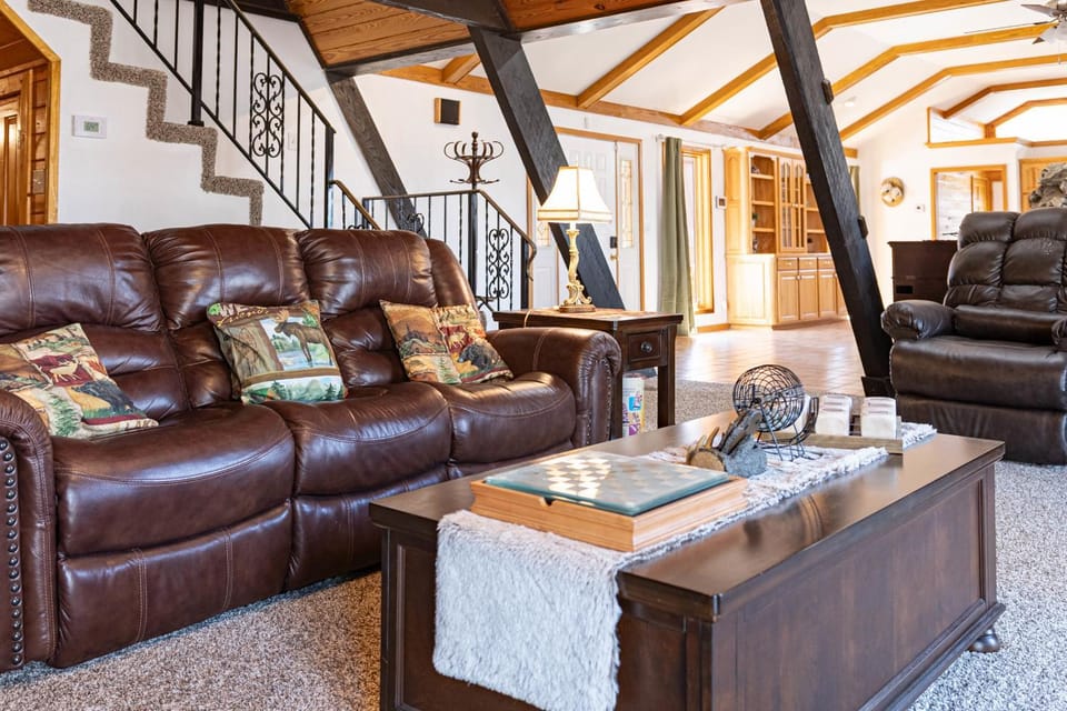 Living room, Seating area