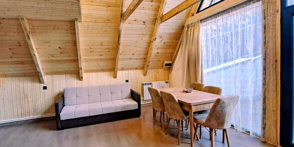 Silver Mist Jacuzzi Villa Villa in Armenia