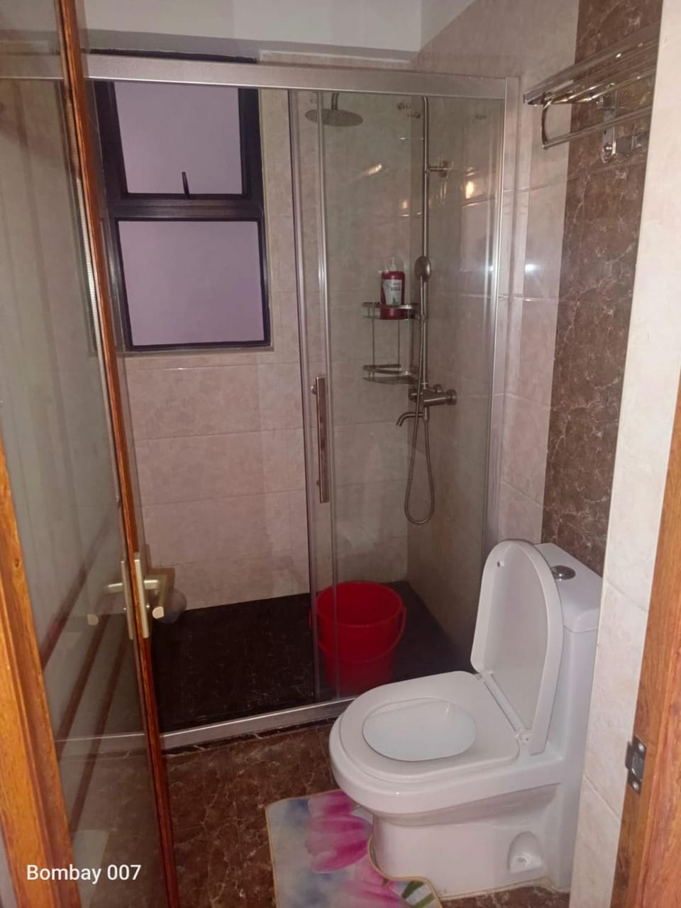 modernly furnished two bedroom apartment with amazing city views swimming pool ,children playground ,ample private parking space and amazing scenic views Apartment in Nairobi
