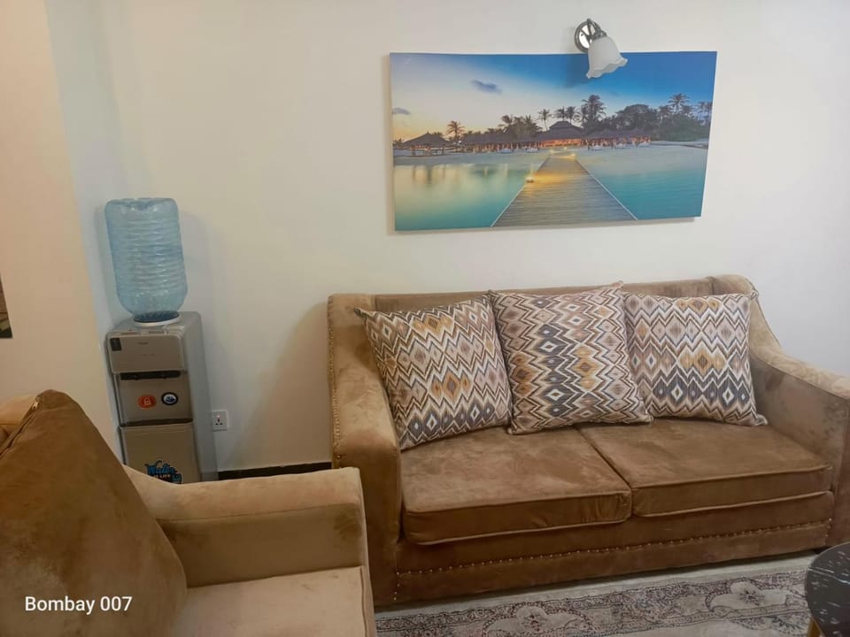 modernly furnished two bedroom apartment with amazing city views swimming pool ,children playground ,ample private parking space and amazing scenic views Apartment in Nairobi