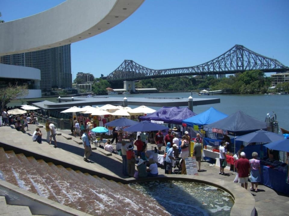 KozyGuru | South Brisbane | Prime Skyline Retreat Apartment in Brisbane City