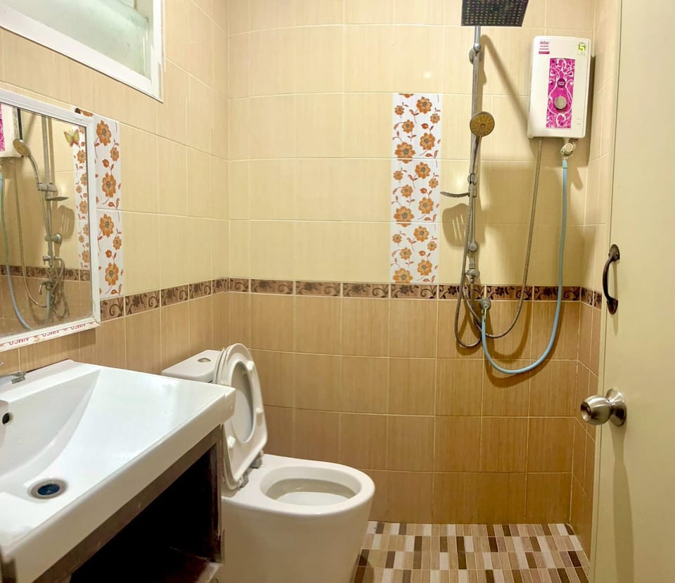 Shower, Toilet, Bathroom