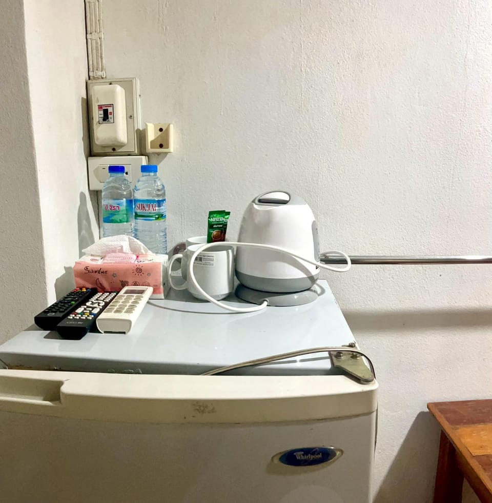 Coffee/tea facilities, minibar