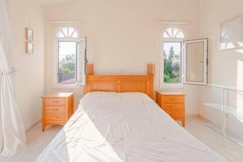 Amazing Cyprus Coral BaymVilla Pool Best Sandy Beach Villa in Peyia
