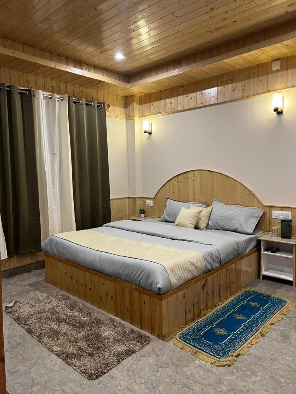 Photo of the whole room