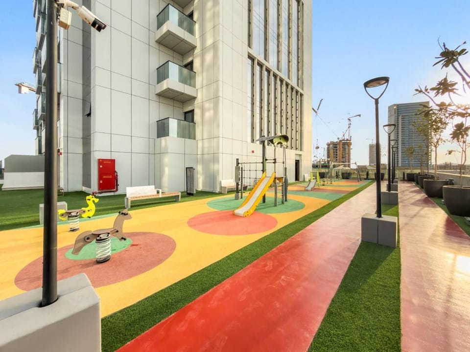 FIRST CLASS 1BR Calm City Living Cloud Tower Apartment in Dubai