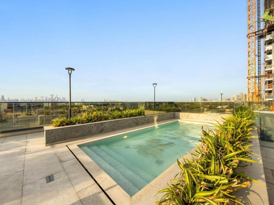 FIRST CLASS 1BR Calm City Living Cloud Tower Apartment in Dubai