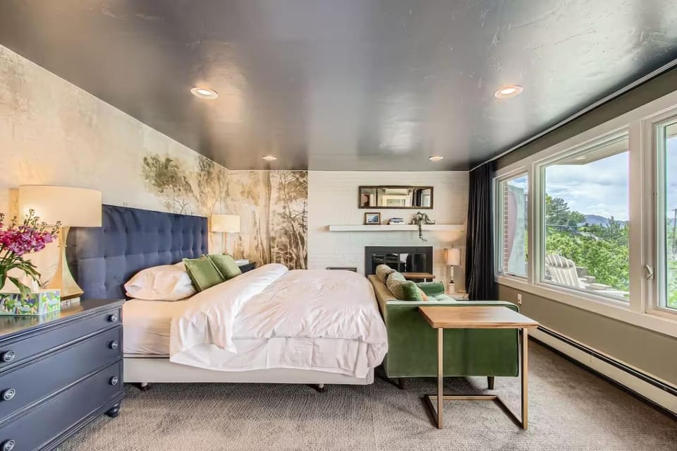 Spacious Suite Mtn Views Peaceful & Private Apartment in Applewood