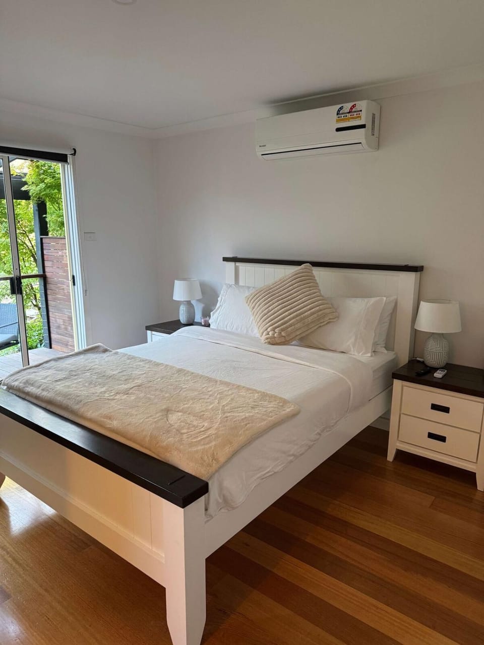 The Grandview Retreat, Riverside Farmstay Escape Apartment in Noojee
