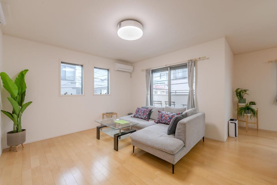 福岡空港近くの3階建て一棟貸し最大12名 House in Fukuoka