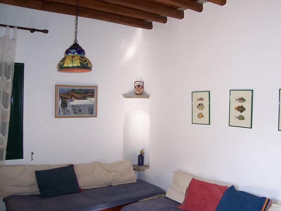 Sifnos stone house maison de pierre stone house House in Milos