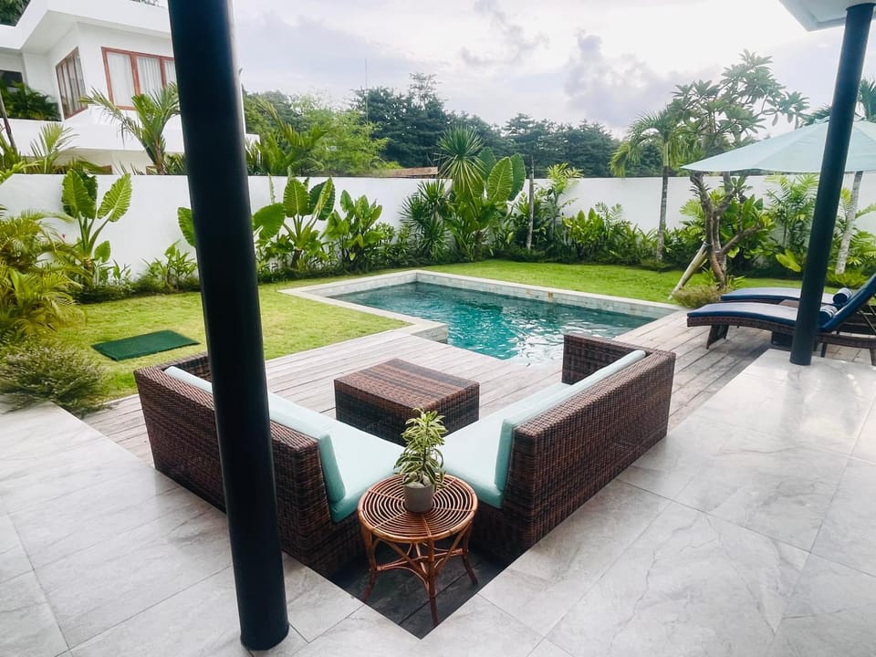 Garden, Swimming pool