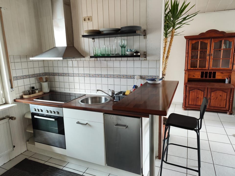 Kitchen or kitchenette, Living room