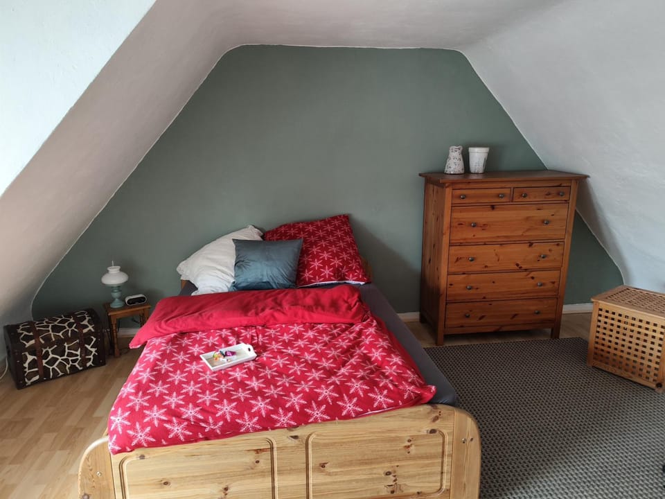 Property building, Living room, Bedroom