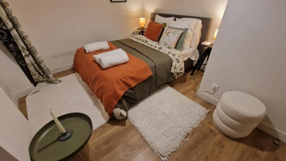 Gare Montoparnasse ,awesome, 76 m2 2 bedroom,,center of st Germain ,5 mins Eiffel tour and Louvre meusm ,2 mins latin dustrict and Cathedral of Notre of Paris Apartment in Paris