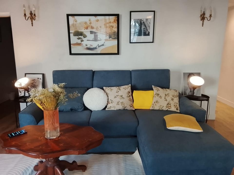 Gare Montoparnasse ,awesome, 76 m2 2 bedroom,,center of st Germain ,5 mins Eiffel tour and Louvre meusm ,2 mins latin dustrict and Cathedral of Notre of Paris Apartment in Paris